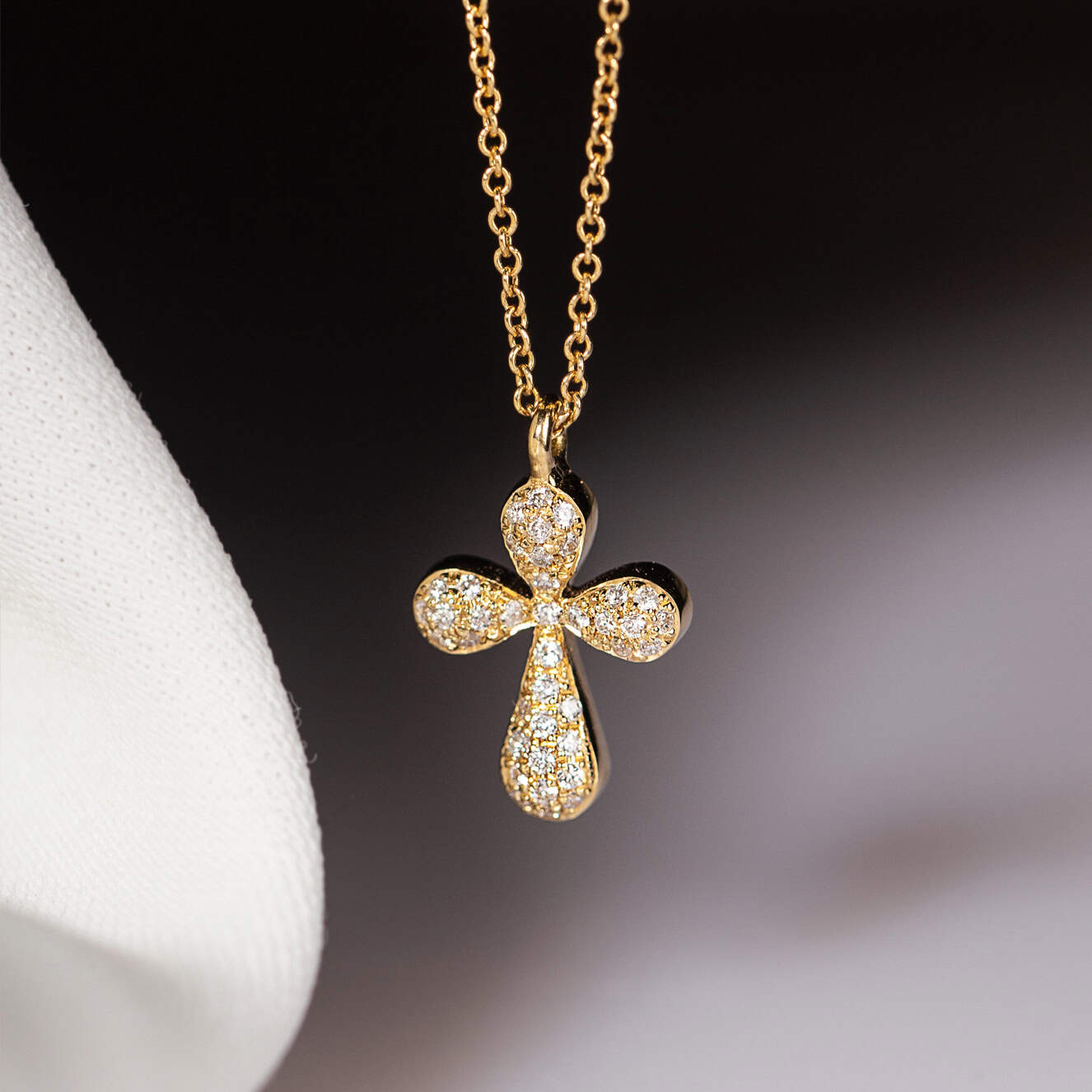 Discreet diamond cross — Melina Fachidis (2)