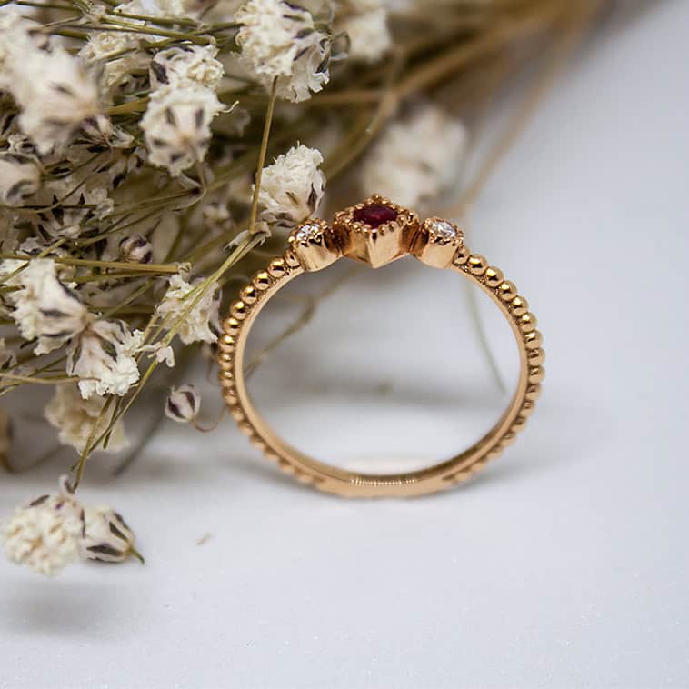 Rose gold chic ruby ring with two diamonds — Melina Fachidis (3)