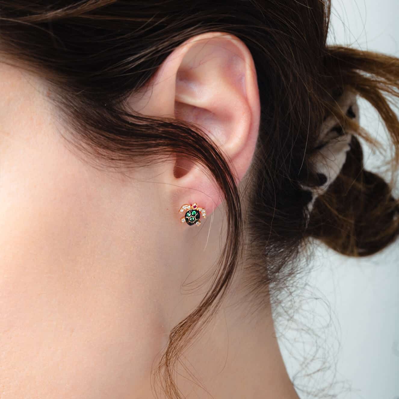 Turtle stud tsavorite earrings — Melina Fachidis (3)
