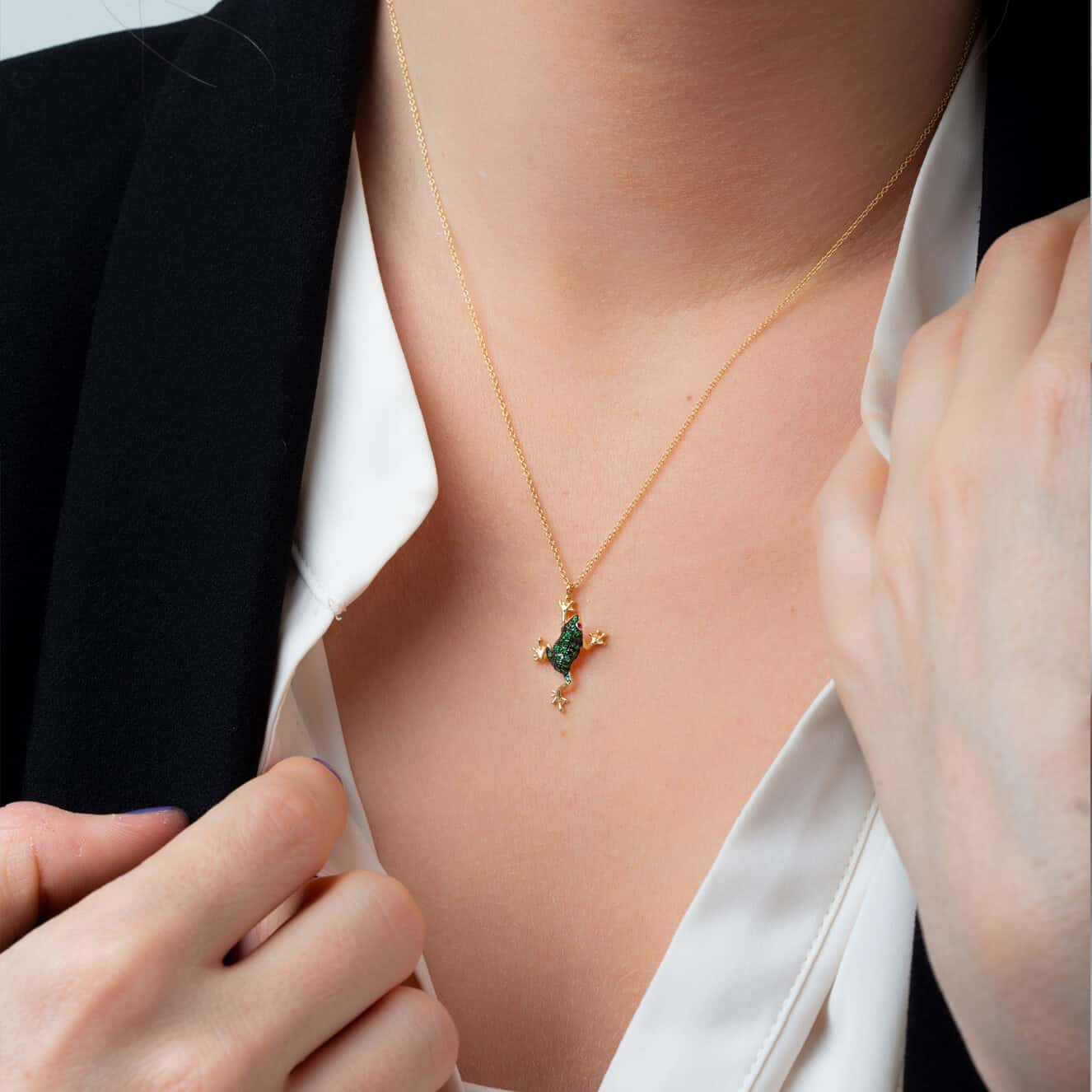 Frog climbing necklace — Melina Fachidis (3)