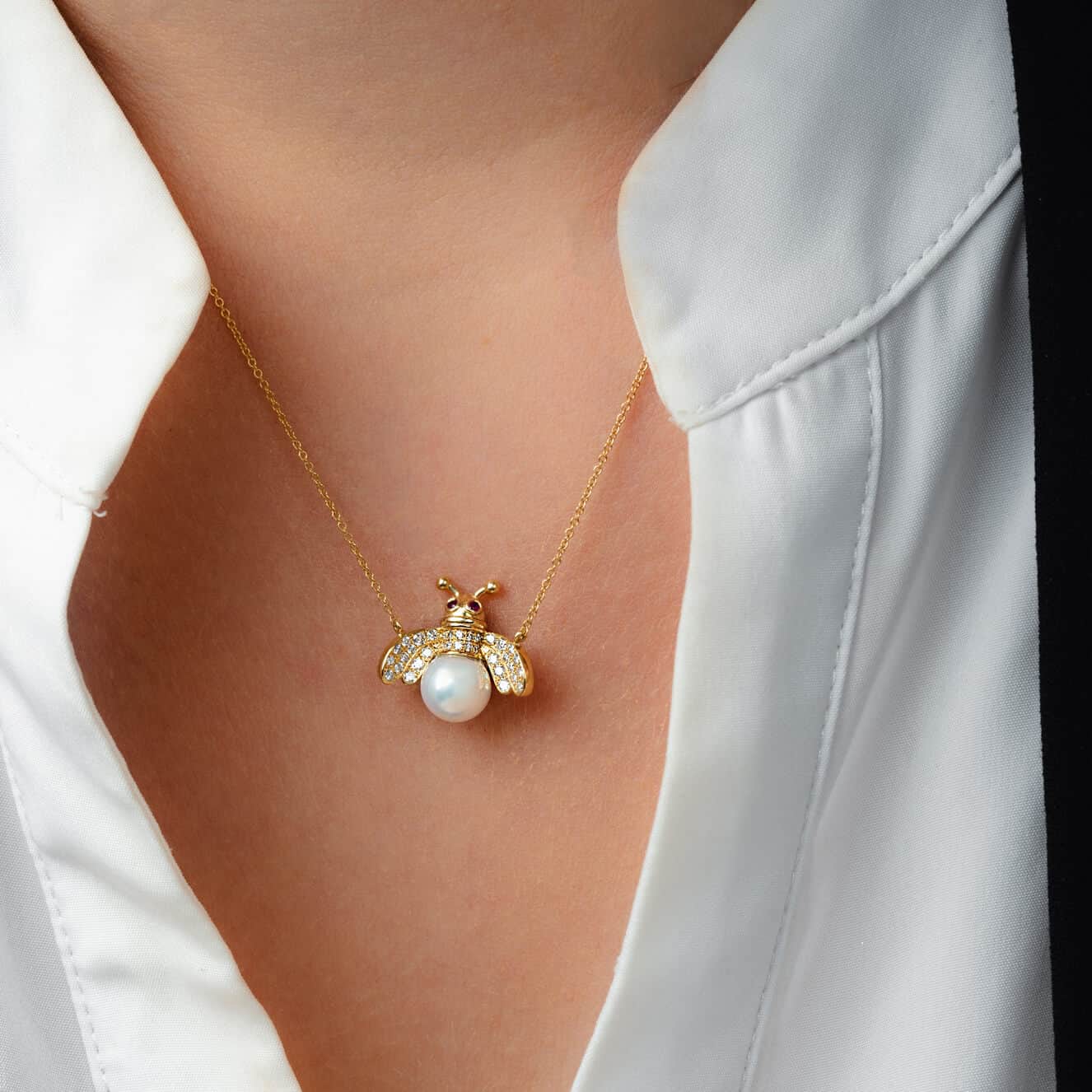 Bee necklace — Melina Fachidis (3)