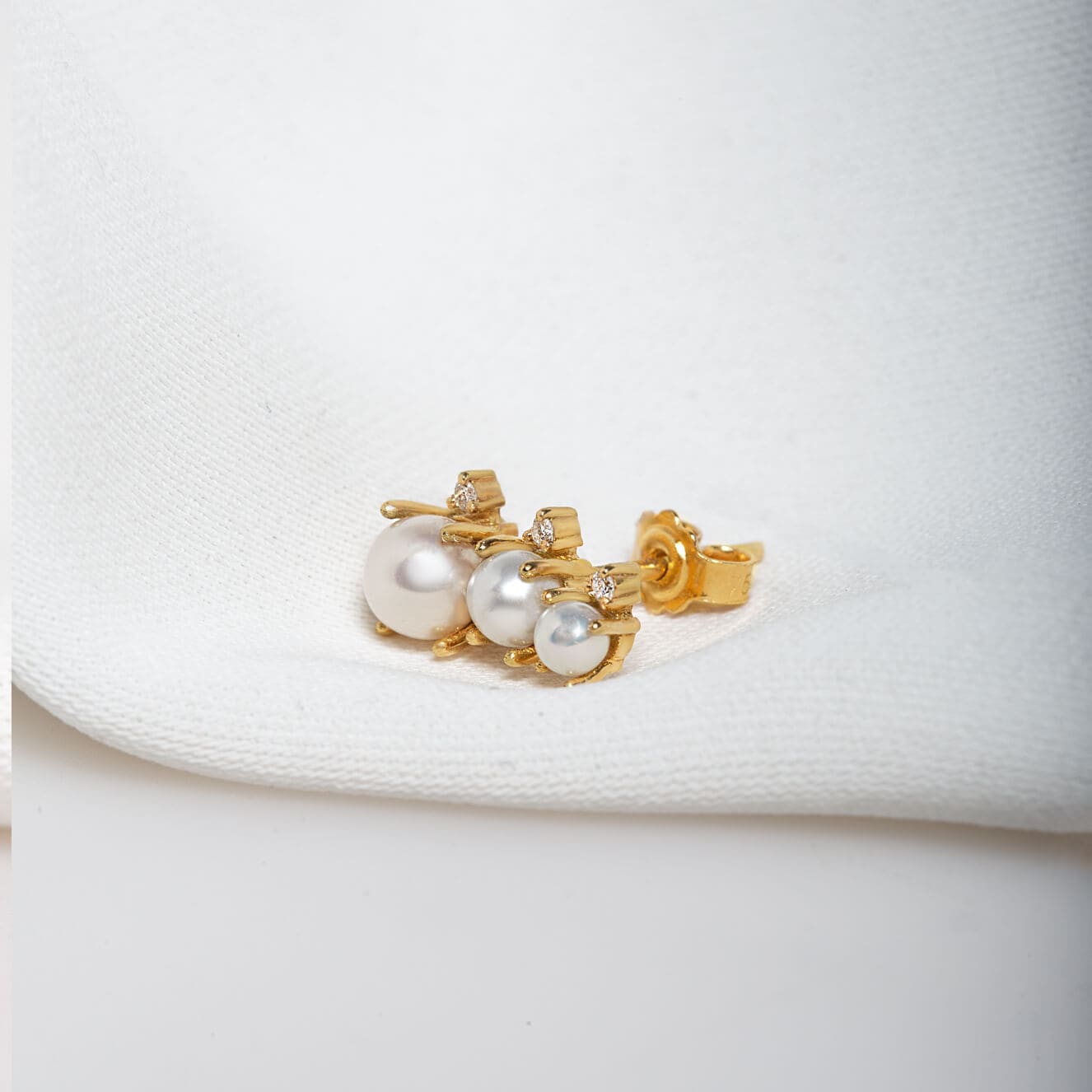 Pearl earrings with diamonds — Melina Fachidis (2)