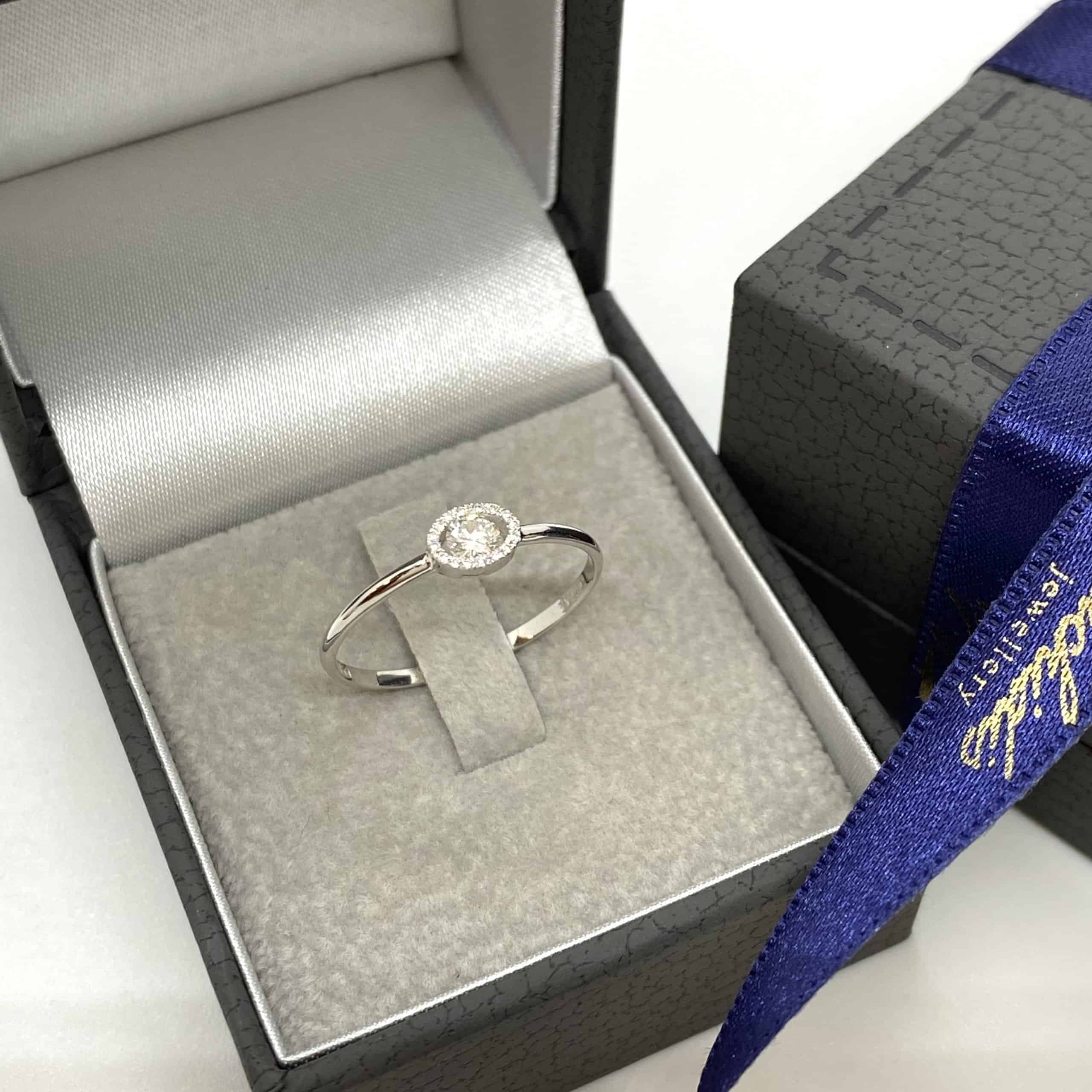 Brilliant cut oval-shaped diamond Rosetta ring — Melina Fachidis (5)