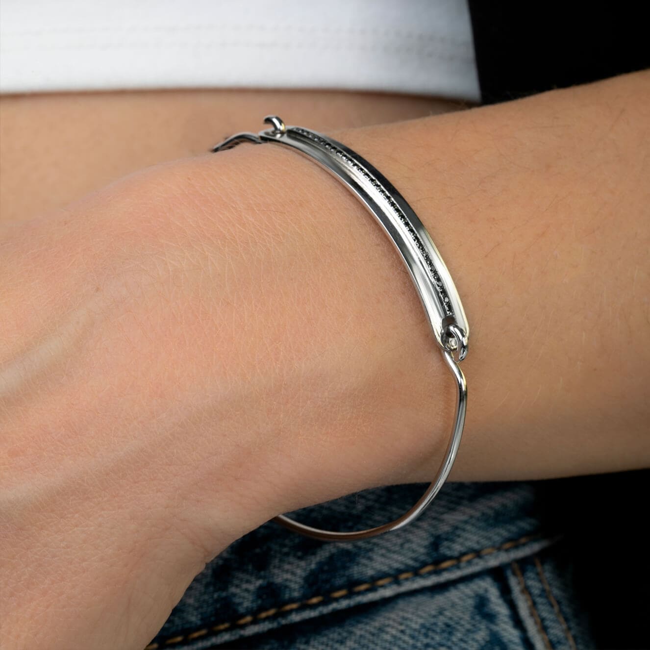 Black diamond line cuff bracelet — Melina Fachidis (3)