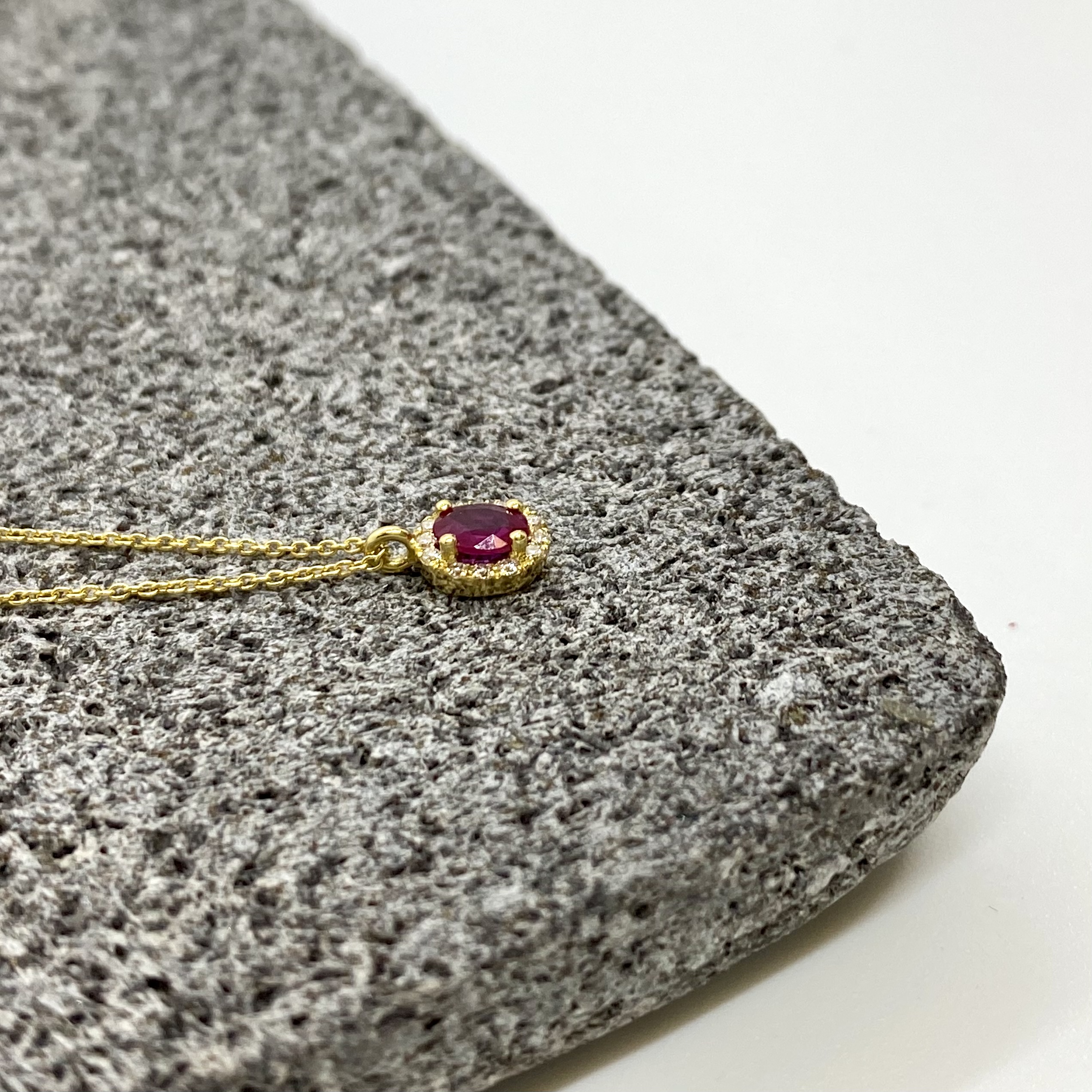 Rosetta pendant with ruby and diamonds — Melina Fachidis (3)
