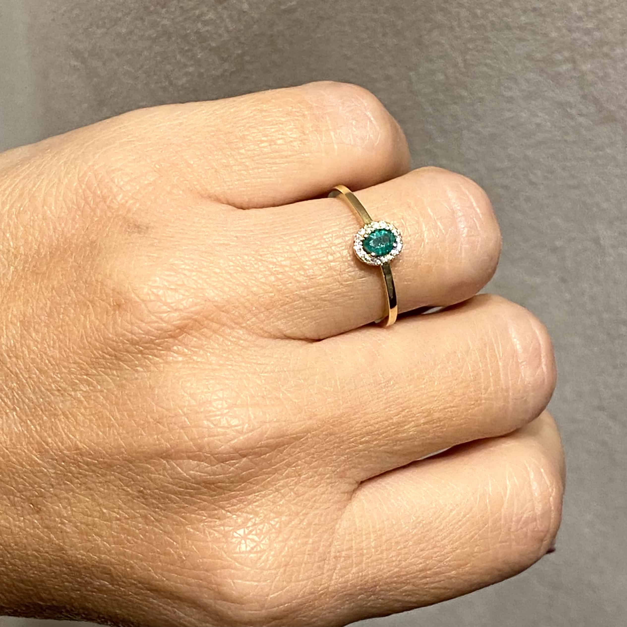 Oval emerald rosetta ring — Melina Fachidis (4)