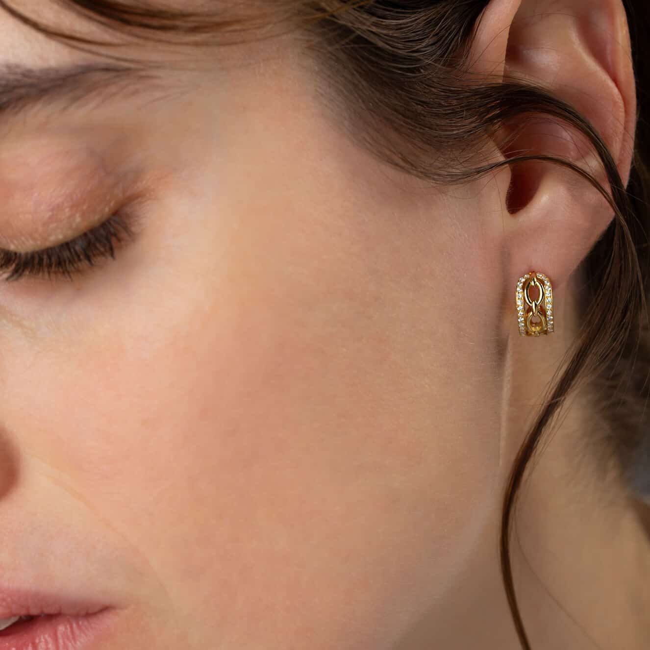 Chain design hoops with diamonds — Melina Fachidis (2)