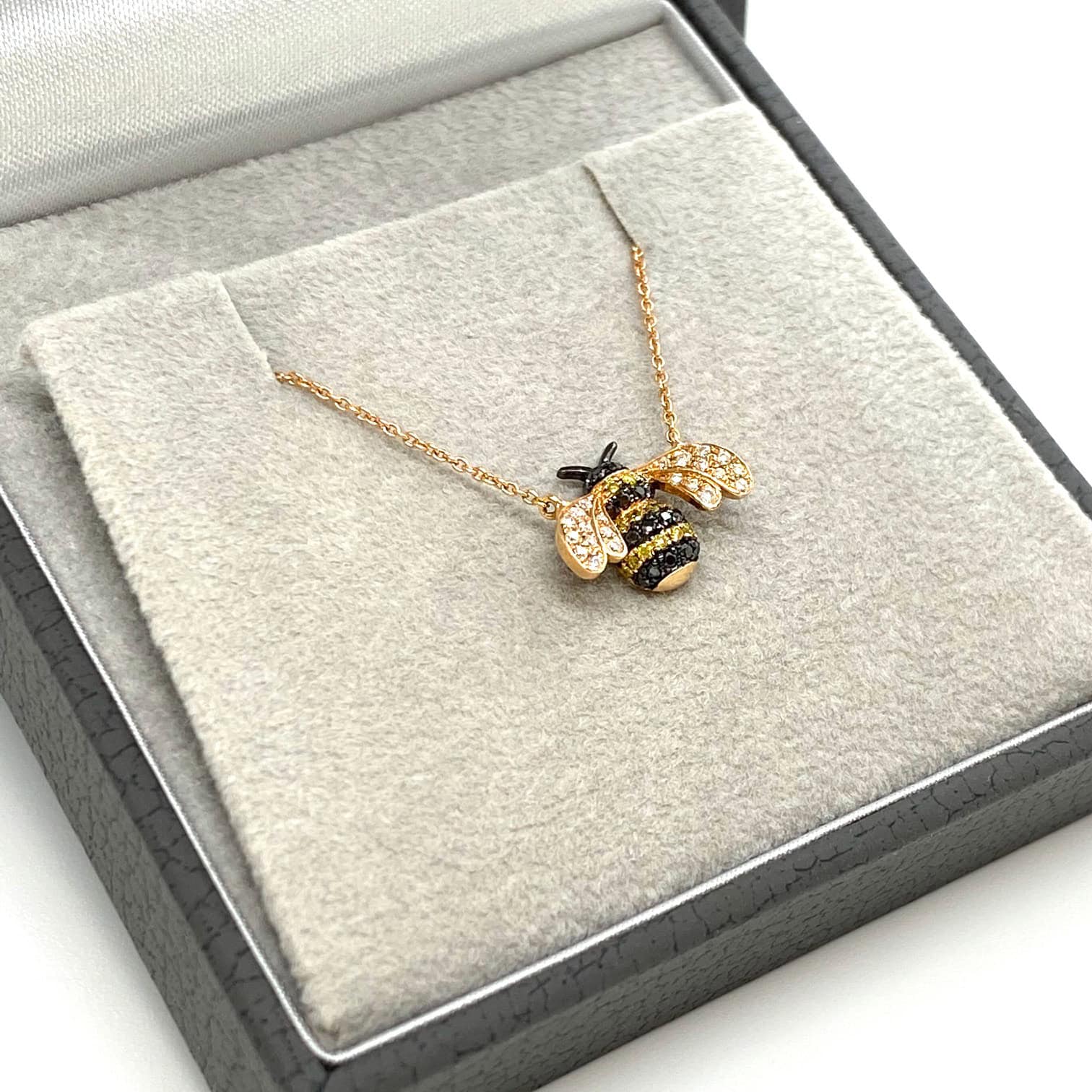 Busy bee diamond pendant — Melina Fachidis (6)