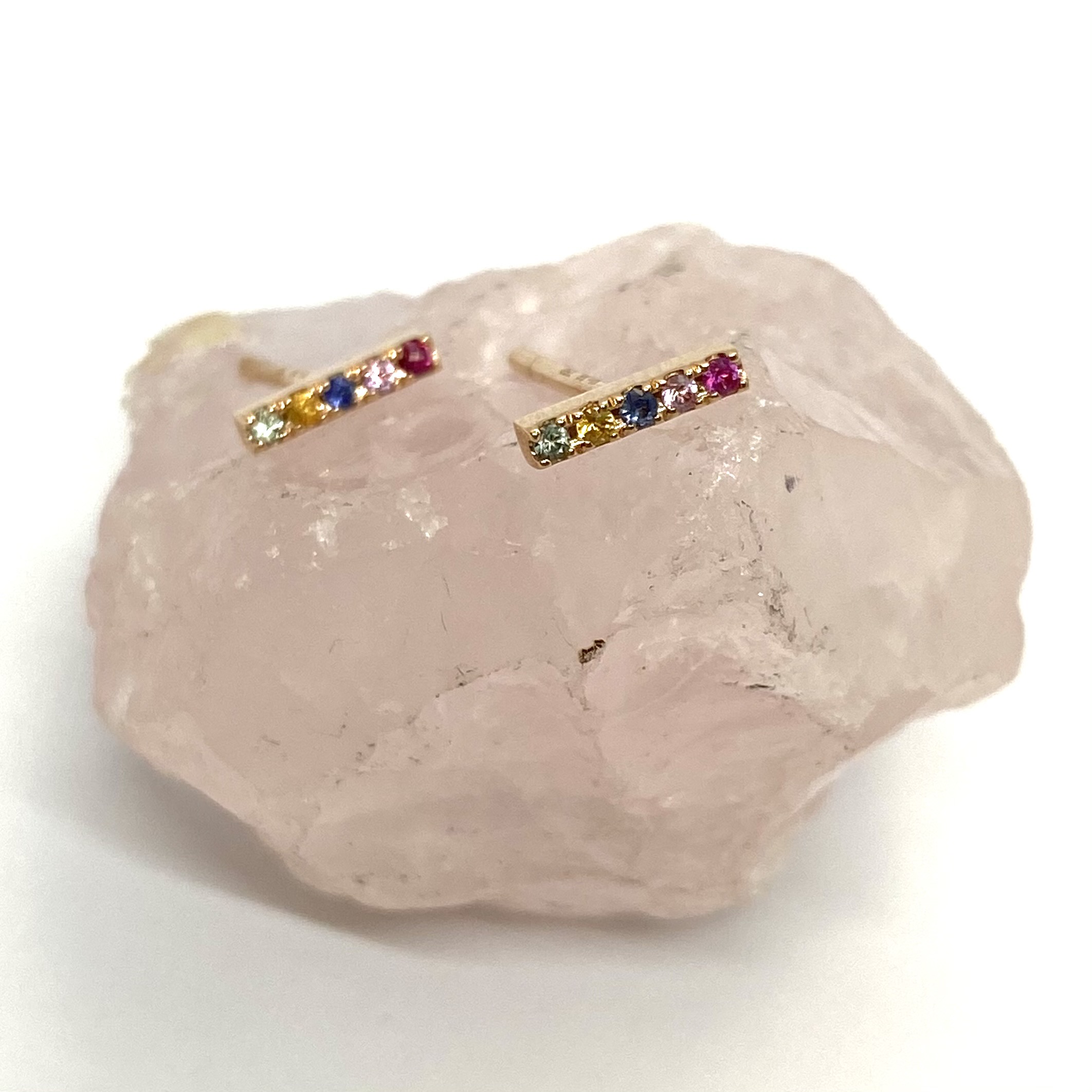 Pair of bar studs with multicolor mineral sapphires — Melina Fachidis (3)