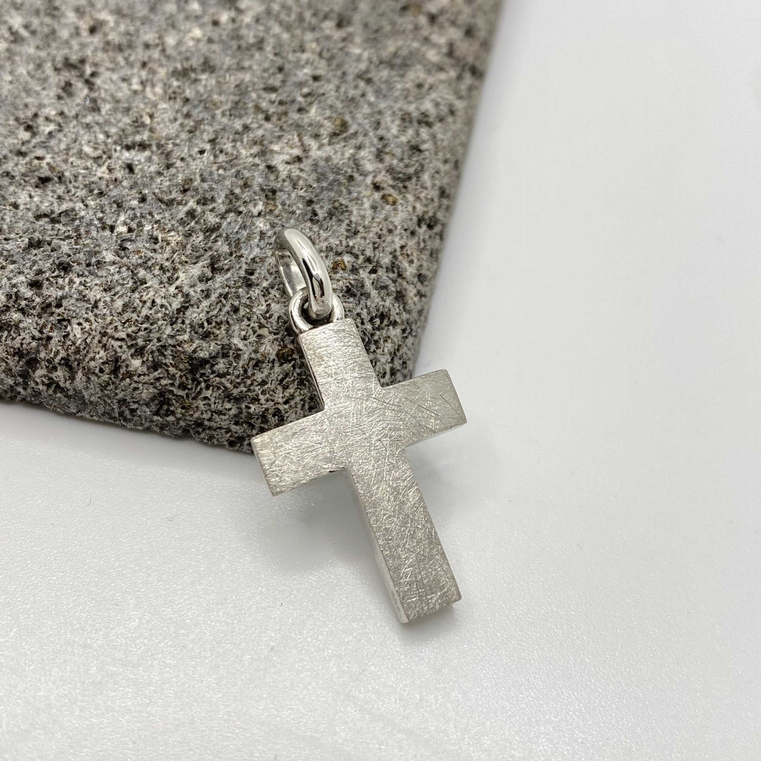 White gold cross with scratched design — Melina Fachidis (5)