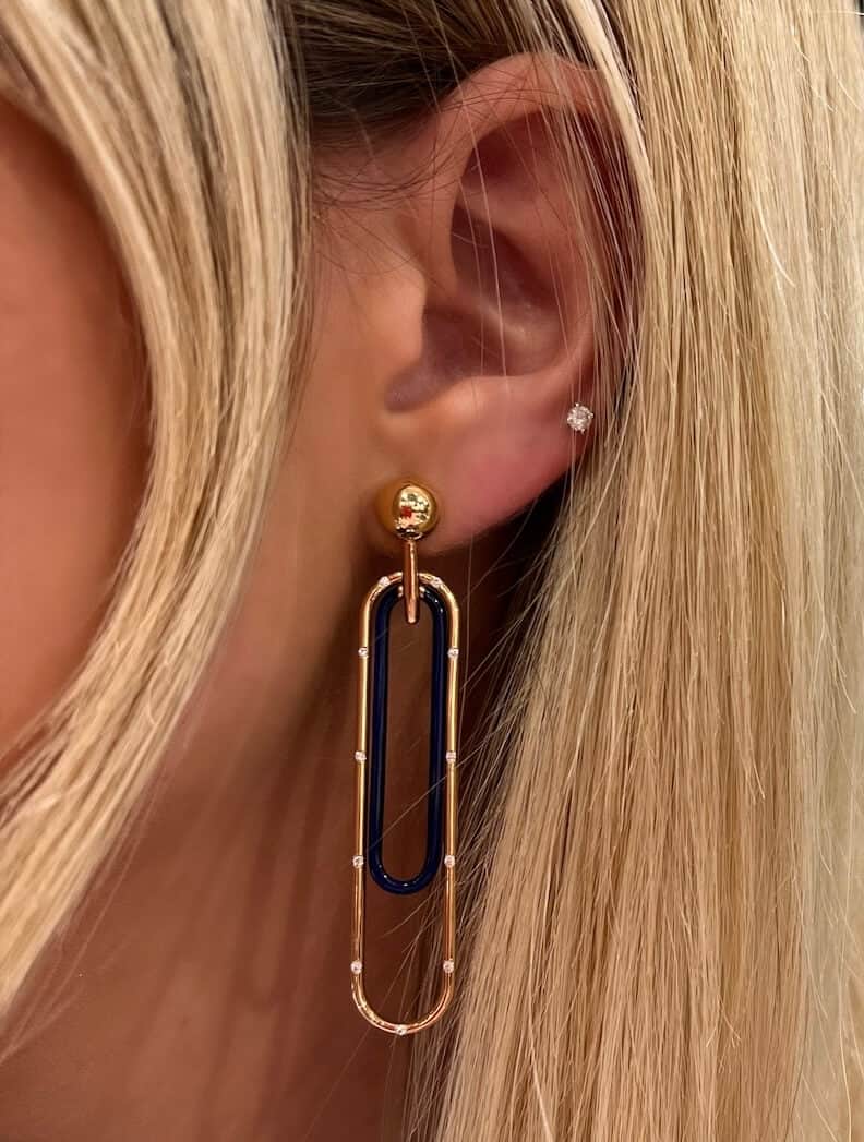 Paper clip earrings blue enameled dressed with diamonds — Melina Fachidis (3)
