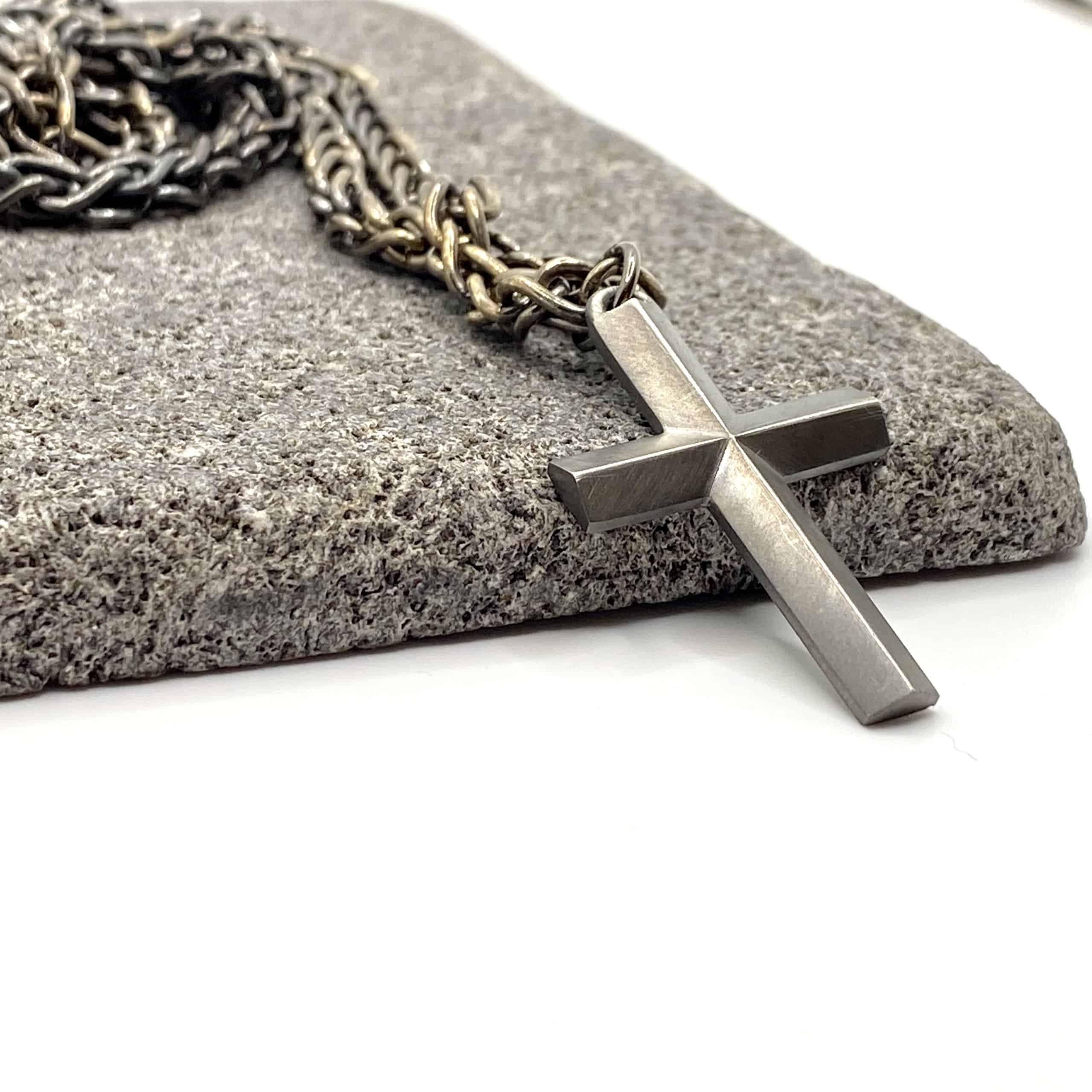 Minimal mens cross with edges — Melina Fachidis (5)