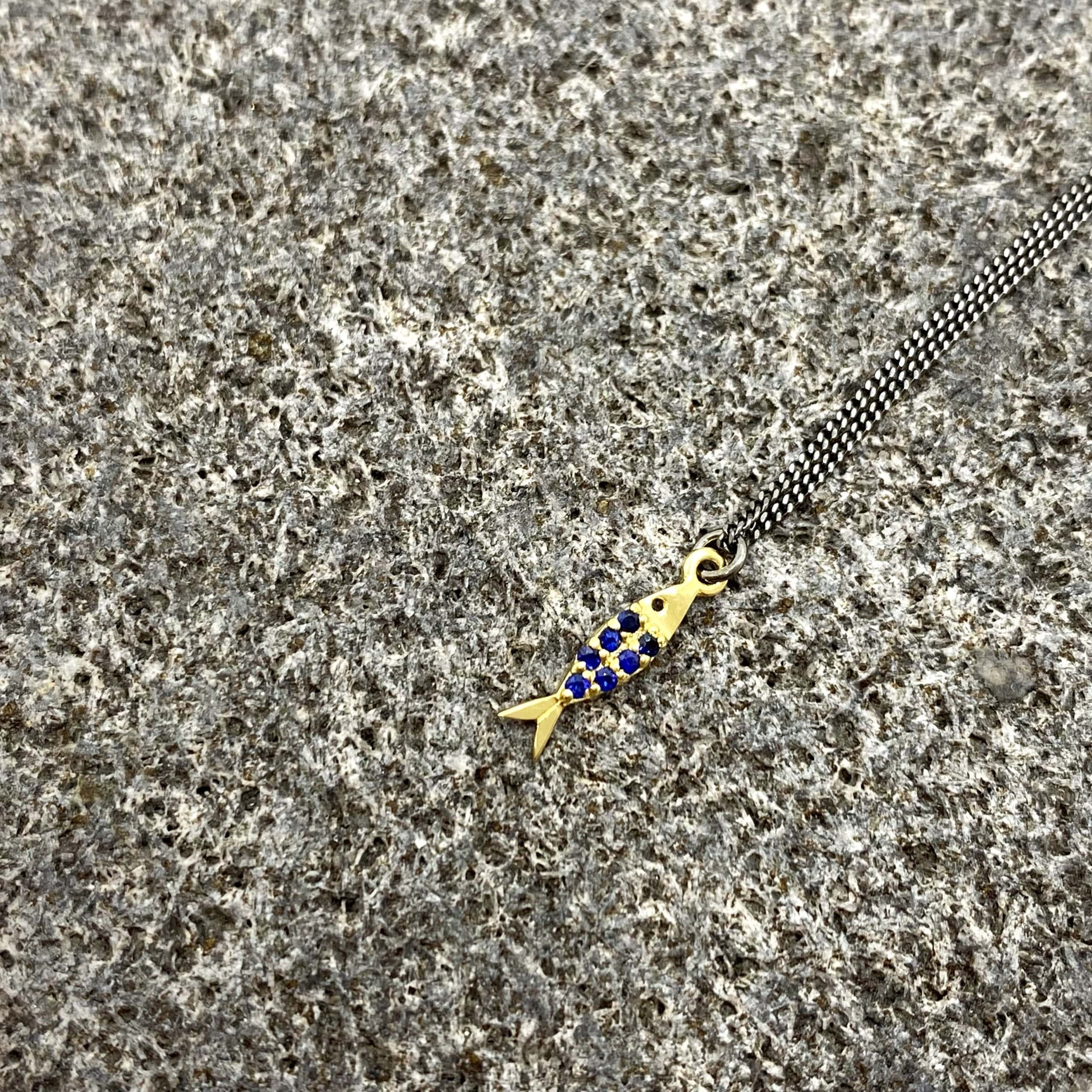 Golden fish pendant with blue sapphires — Melina Fachidis (4)