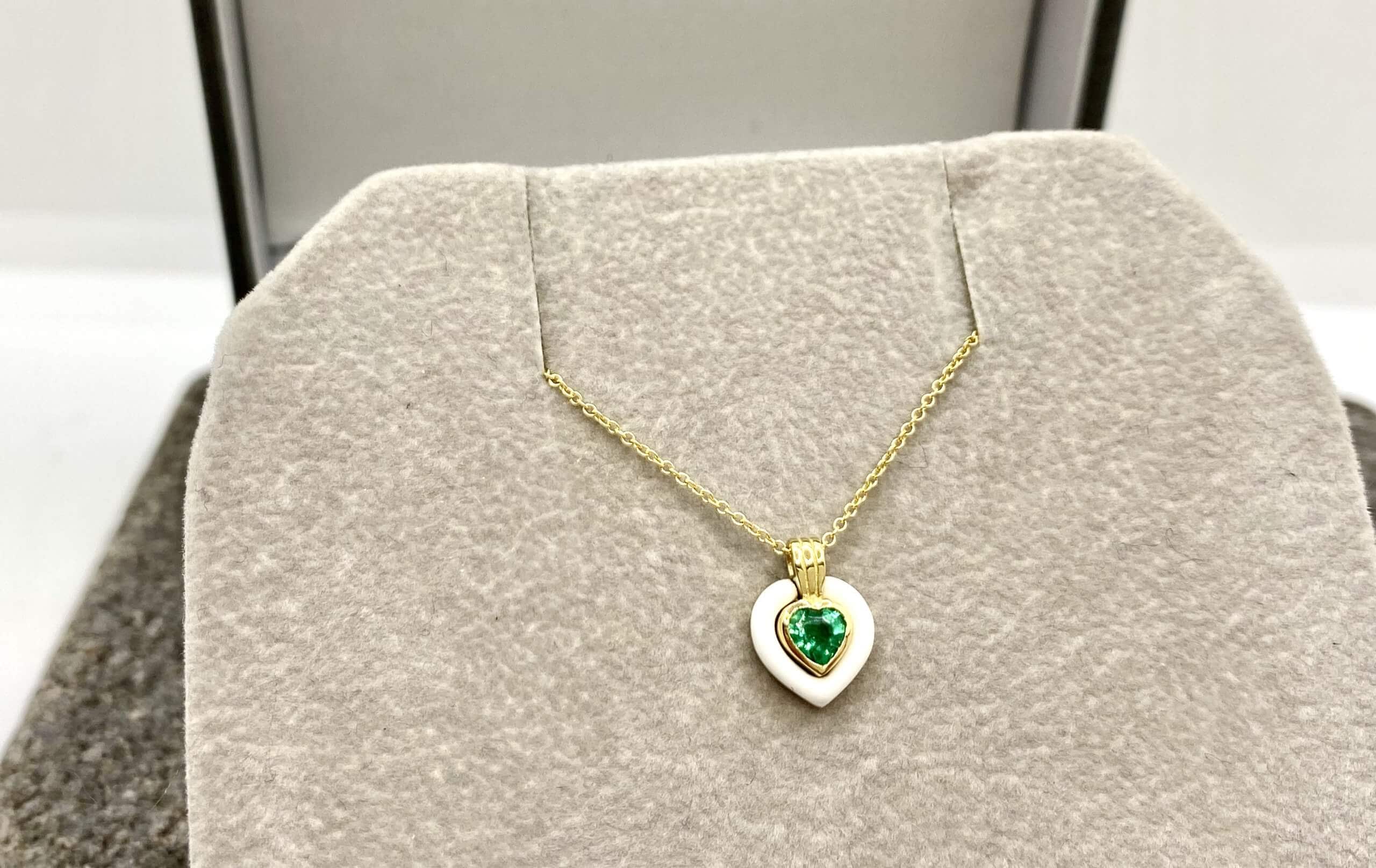 Emerald heart-shaped pendant — Melina Fachidis (3)