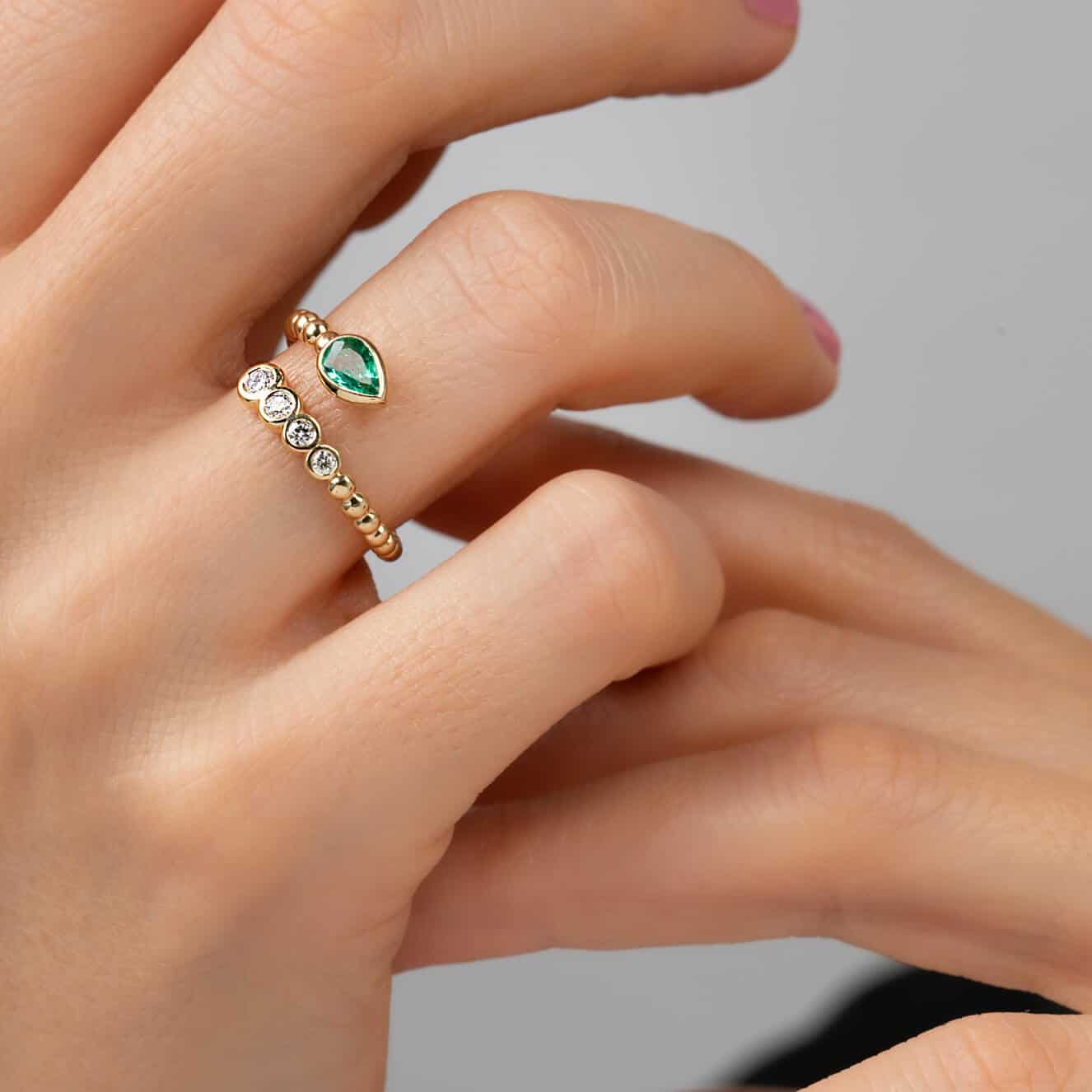 Criss cross ring with emerald diamonds — Melina Fachidis (3)