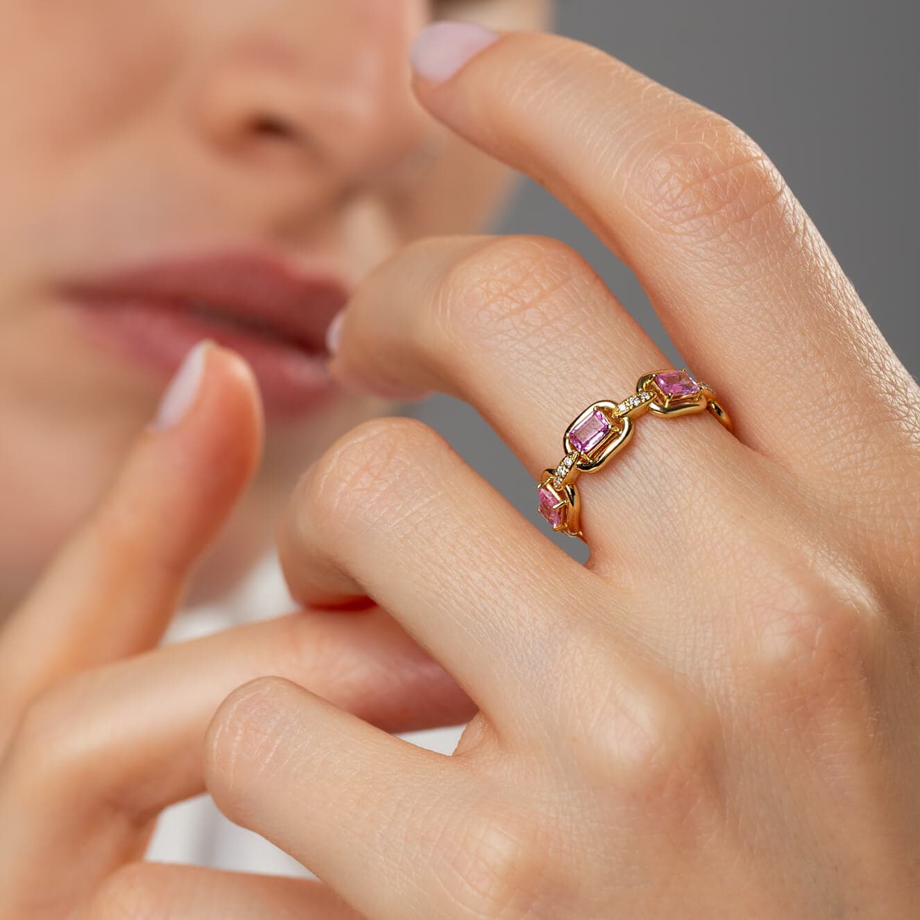 Chain ring with pink sapphires and diamonds — Melina Fachidis (3)