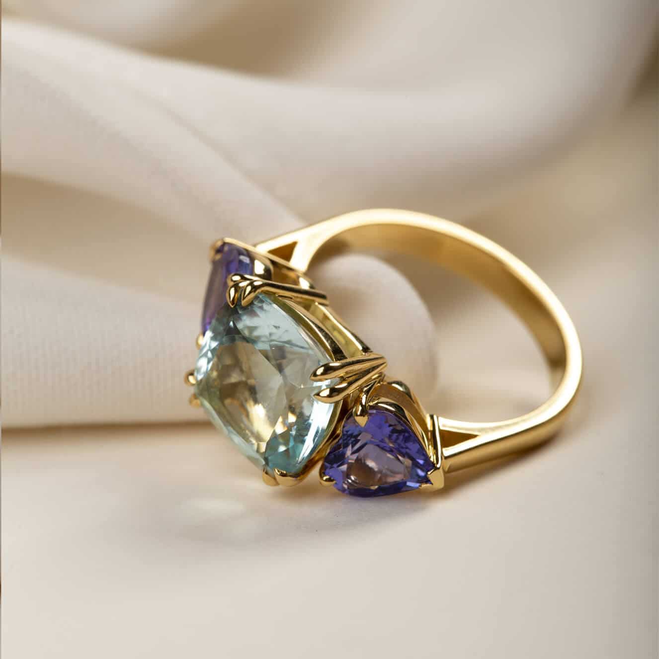 Three-stone ring with aquamarine and tanzanites — Melina Fachidis (3)