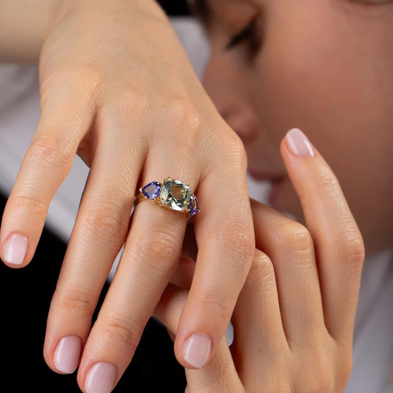 Three-stone ring with aquamarine and tanzanites — Melina Fachidis (4)