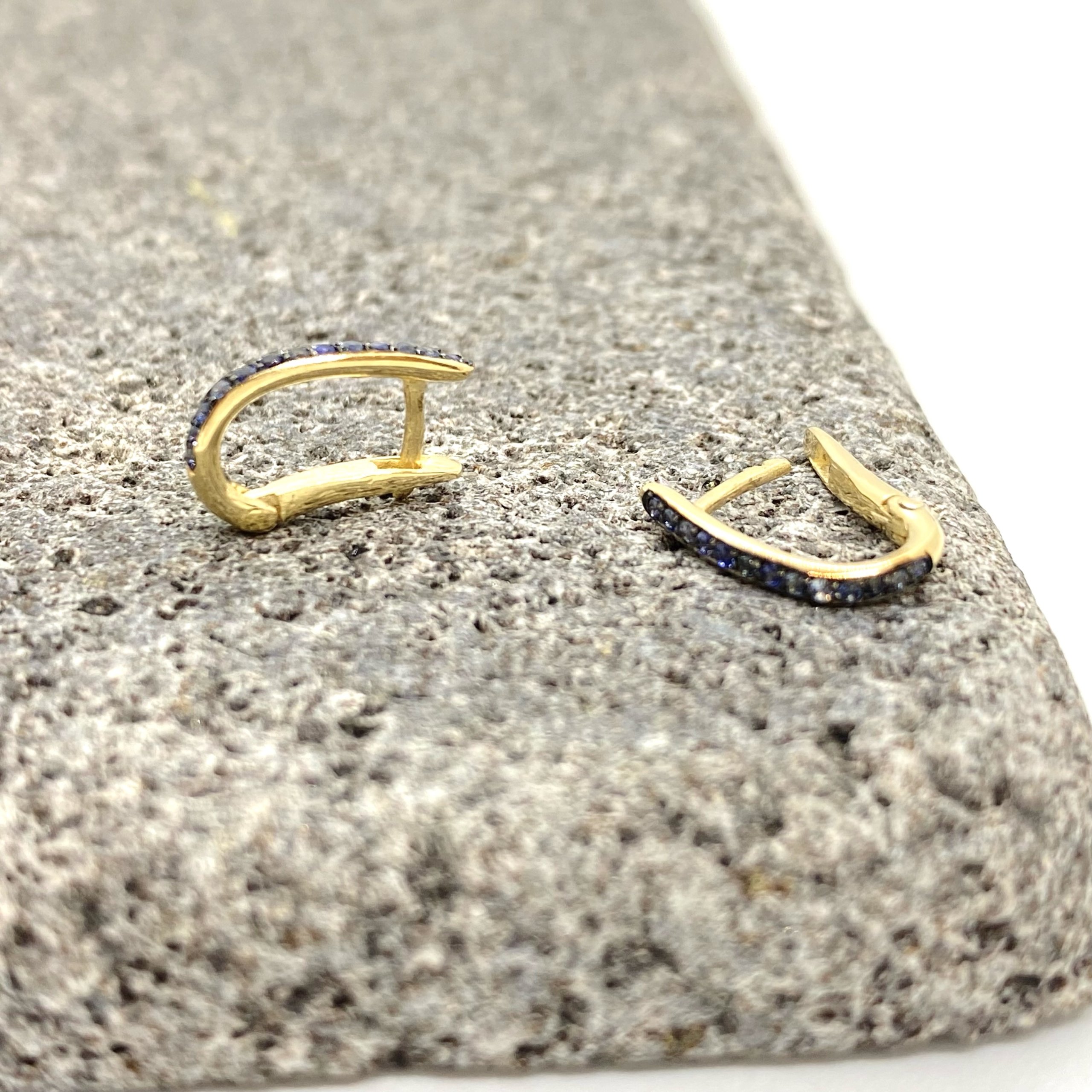 Minimal chic sapphire oval hoops — Melina Fachidis (4)