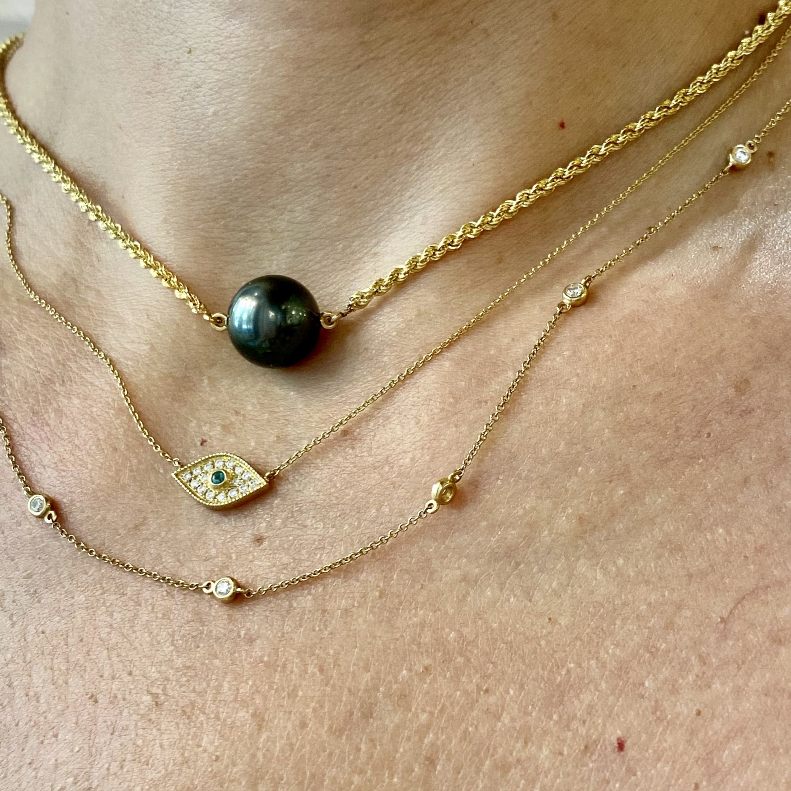 Tahitian round black pearl necklace — Melina Fachidis (3)