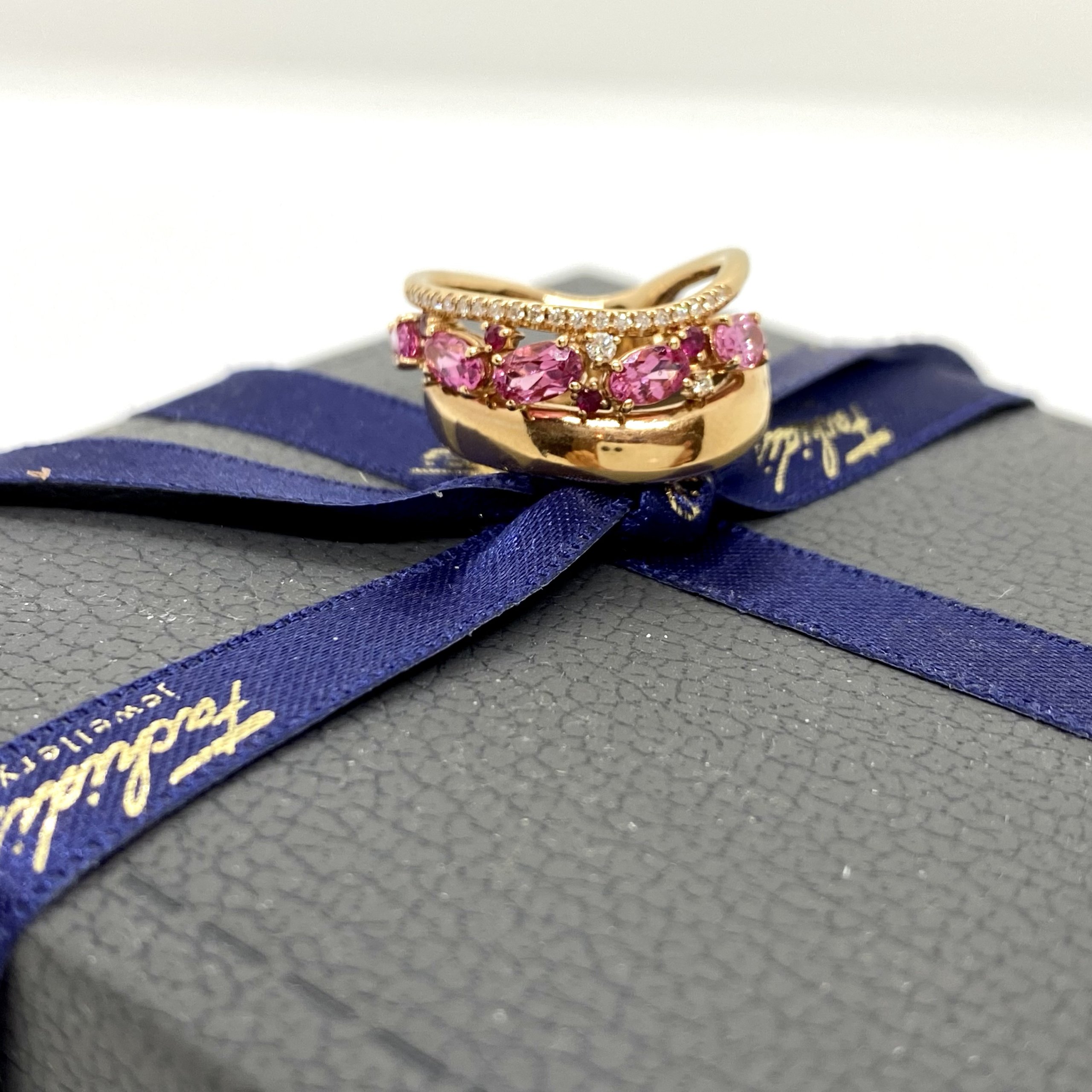 Wavy pink sapphire ring — Melina Fachidis (6)