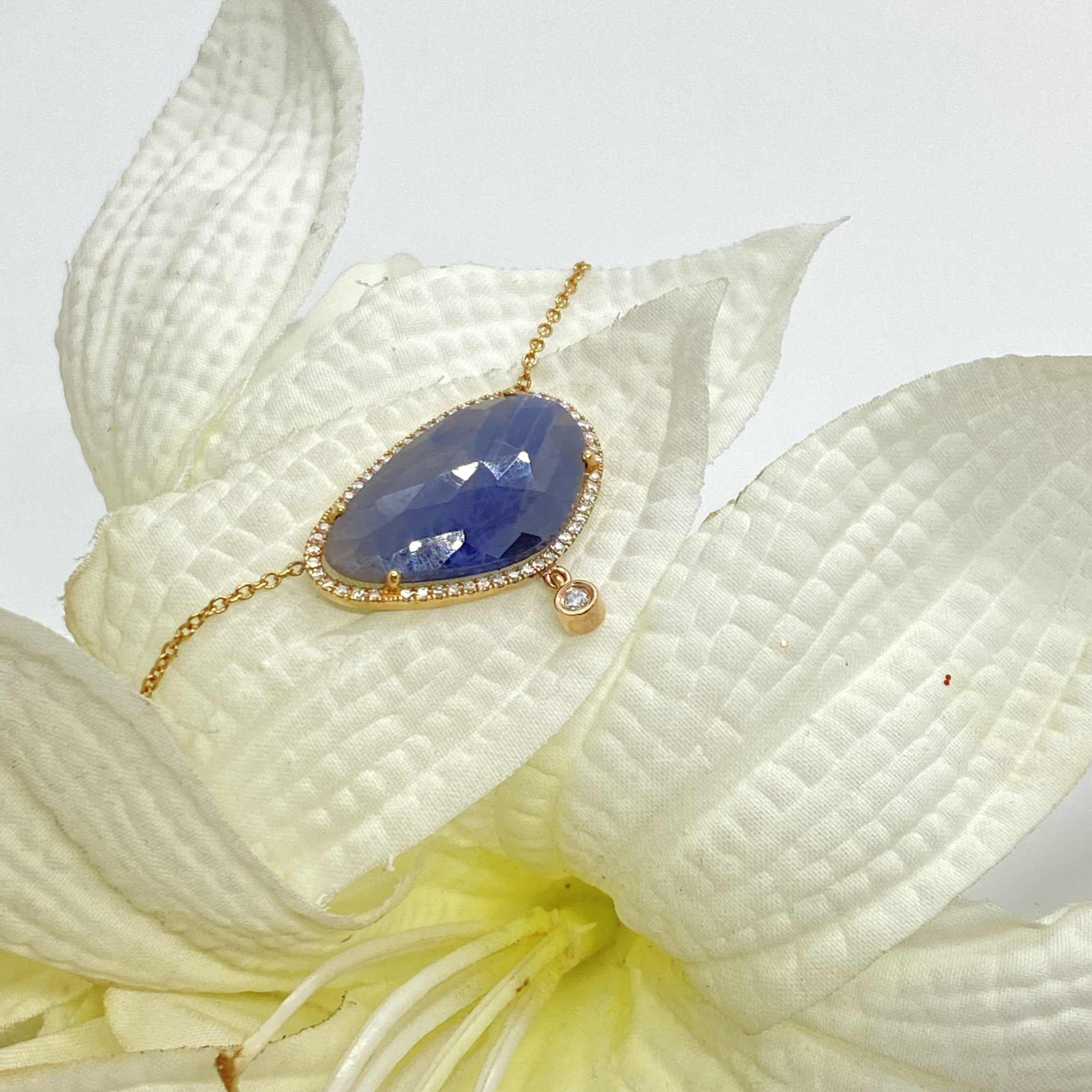 Flat sapphire pendant with diamonds — Melina Fachidis (4)