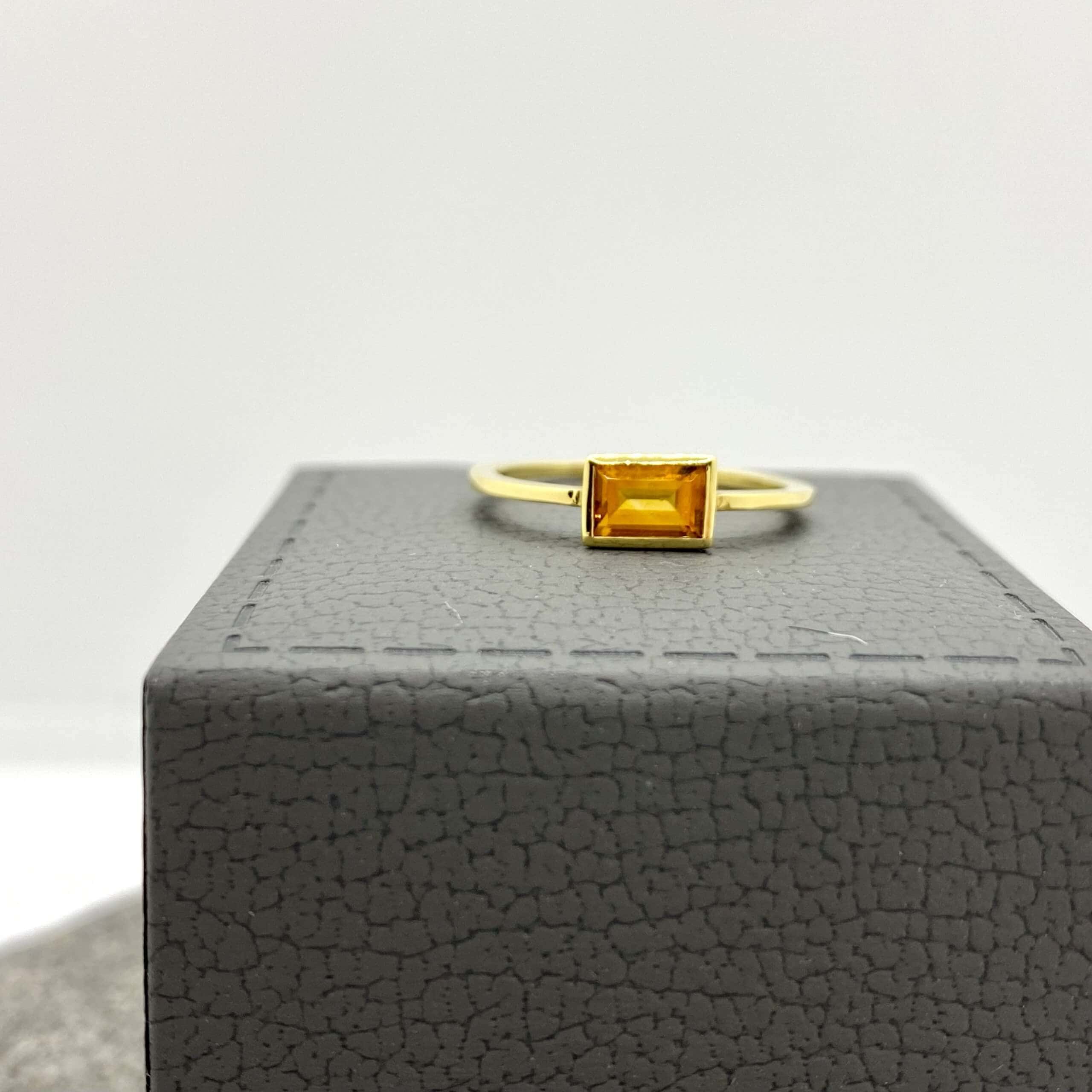 Yellow sapphire rectangular ring — Melina Fachidis (3)