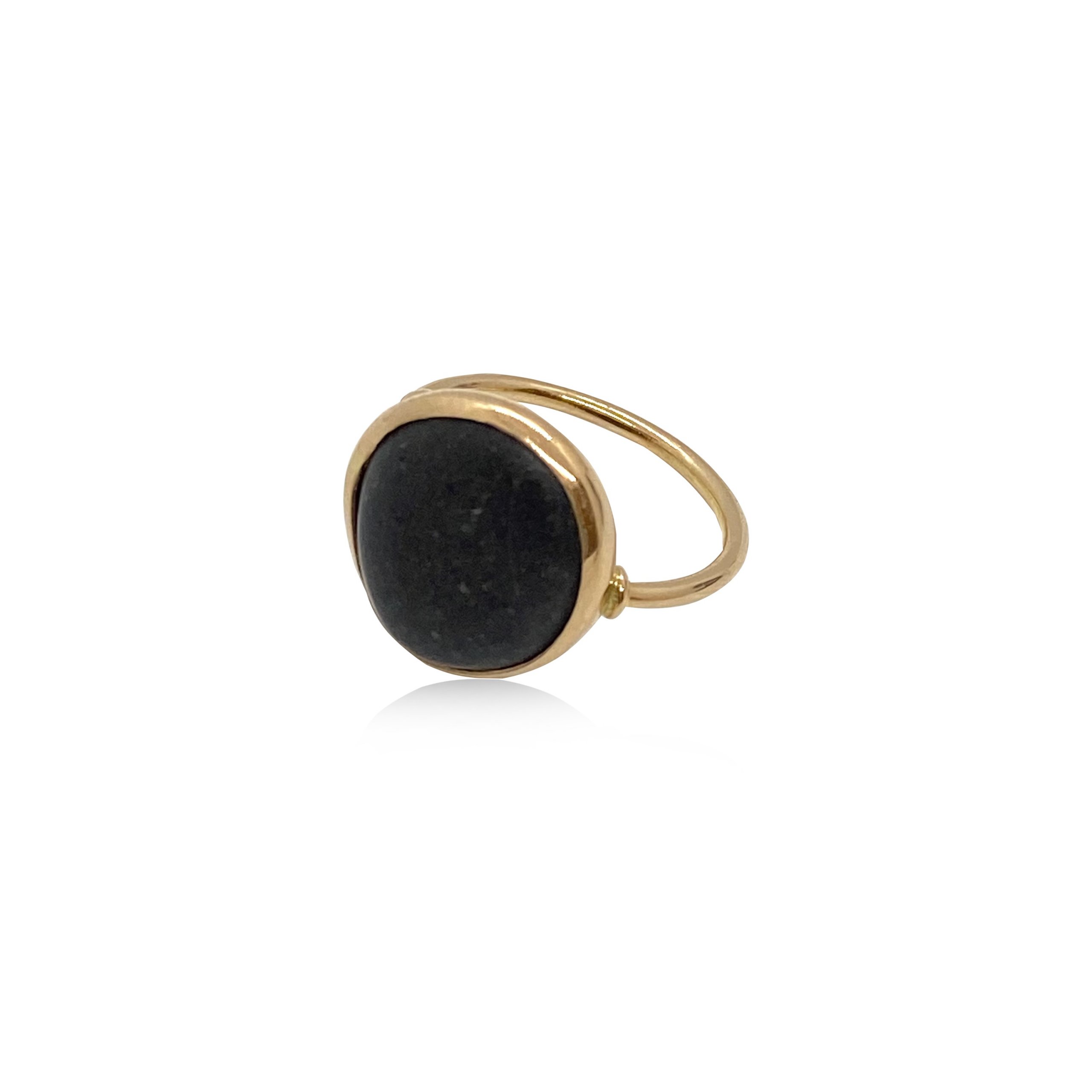 Single black pebble and diamond gold ring — Melina Fachidis (4)