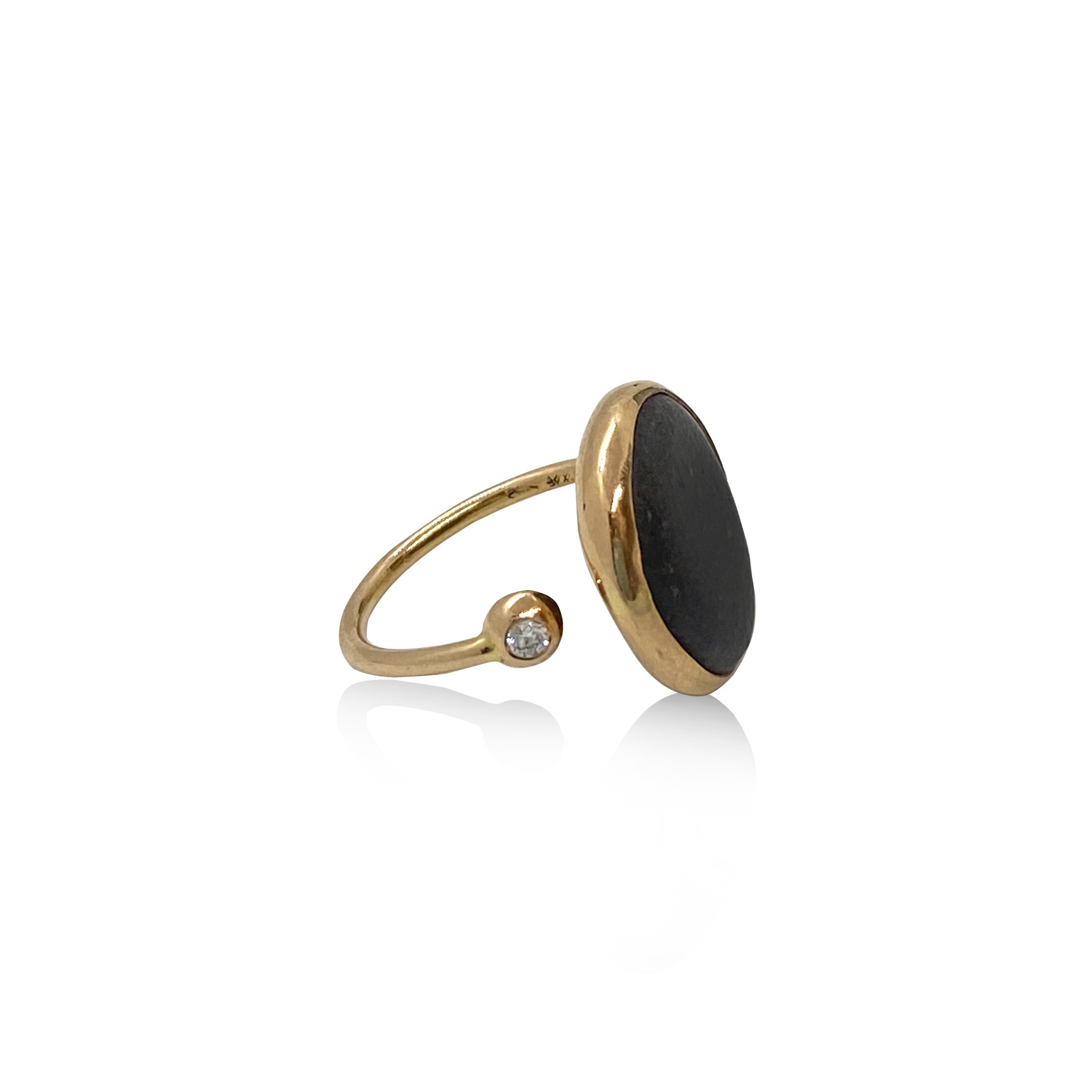 Single black pebble and diamond gold ring — Melina Fachidis (3)
