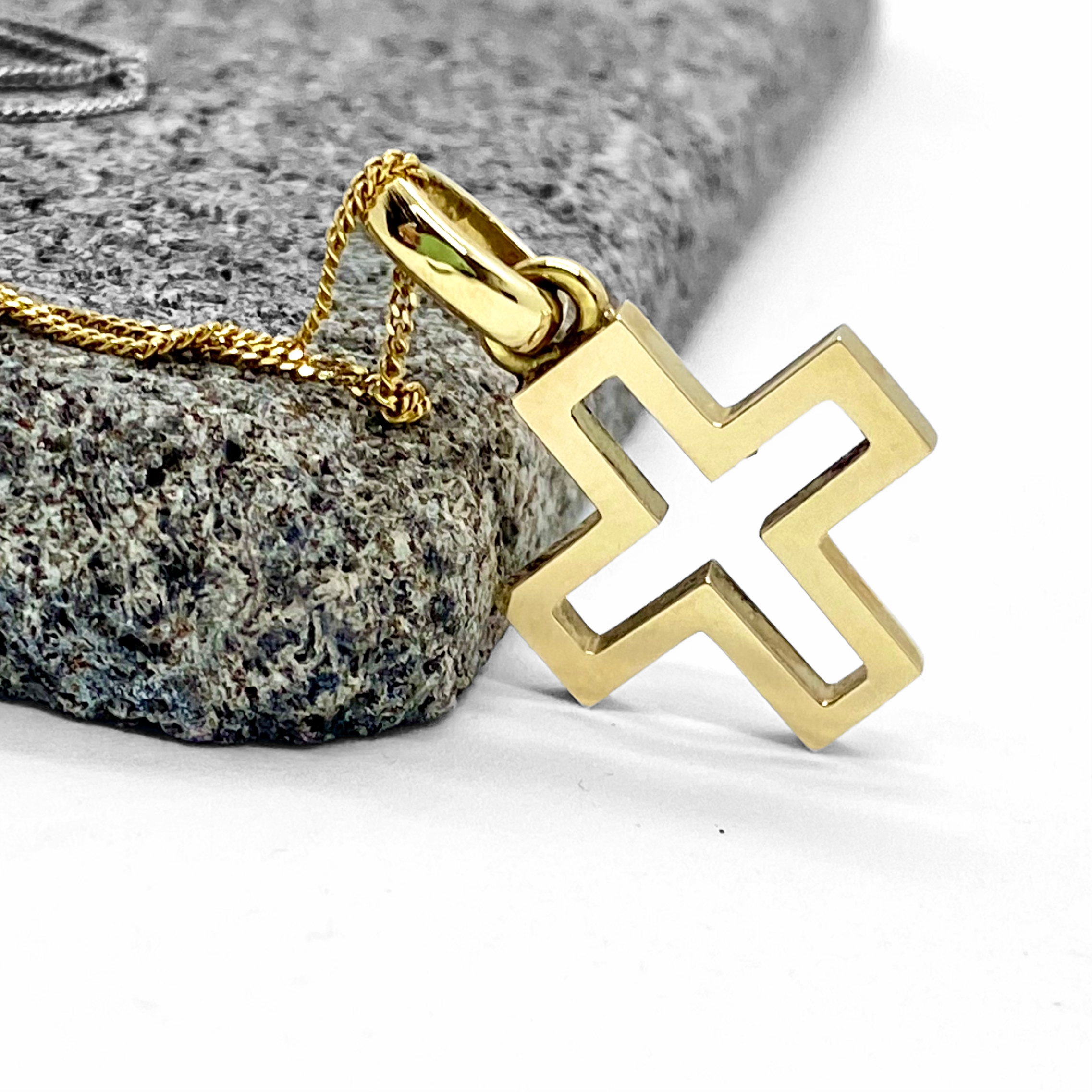 Square transparent unisex cross — Melina Fachidis (3)