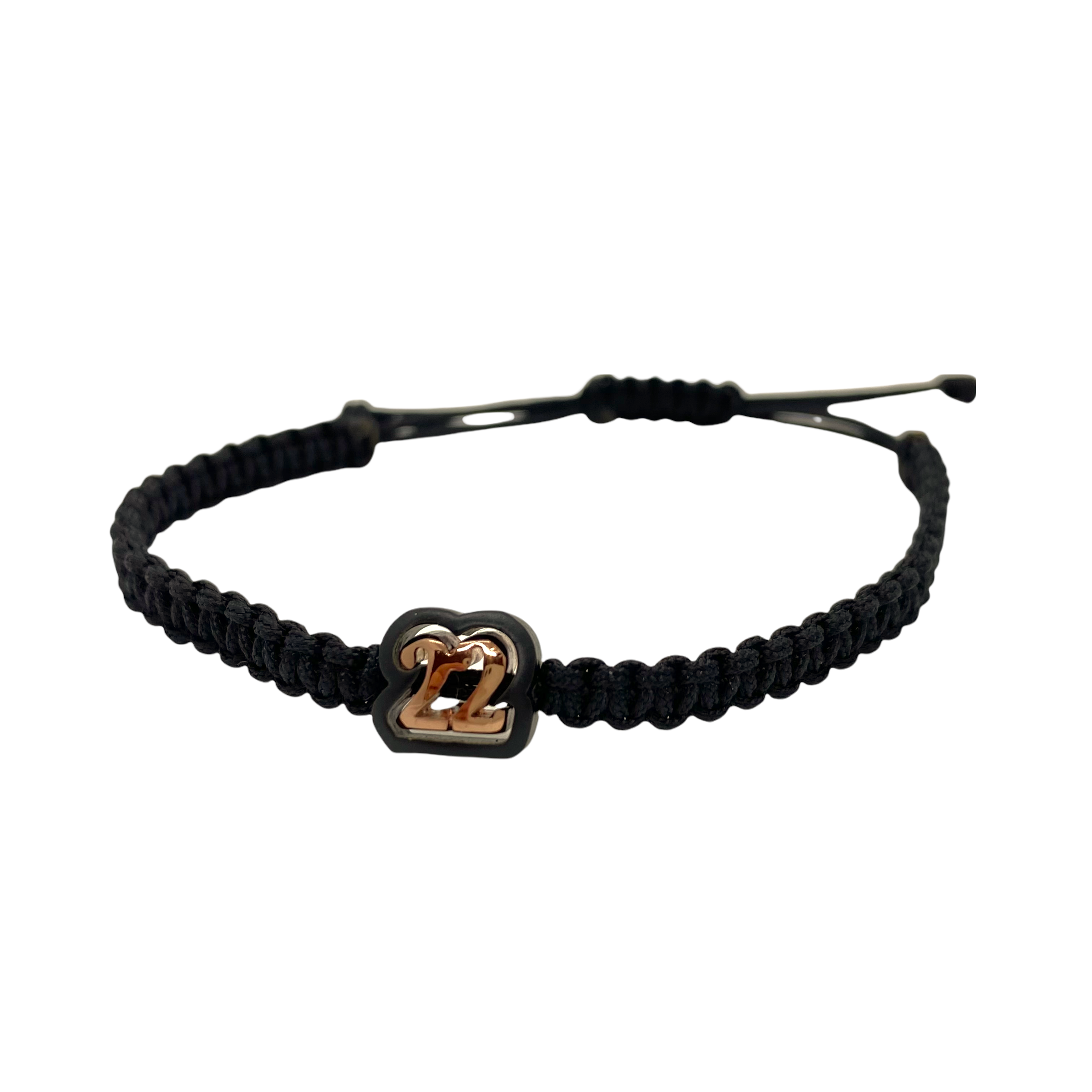 Minimal 2022 macramé bracelets — Melina Fachidis (2)