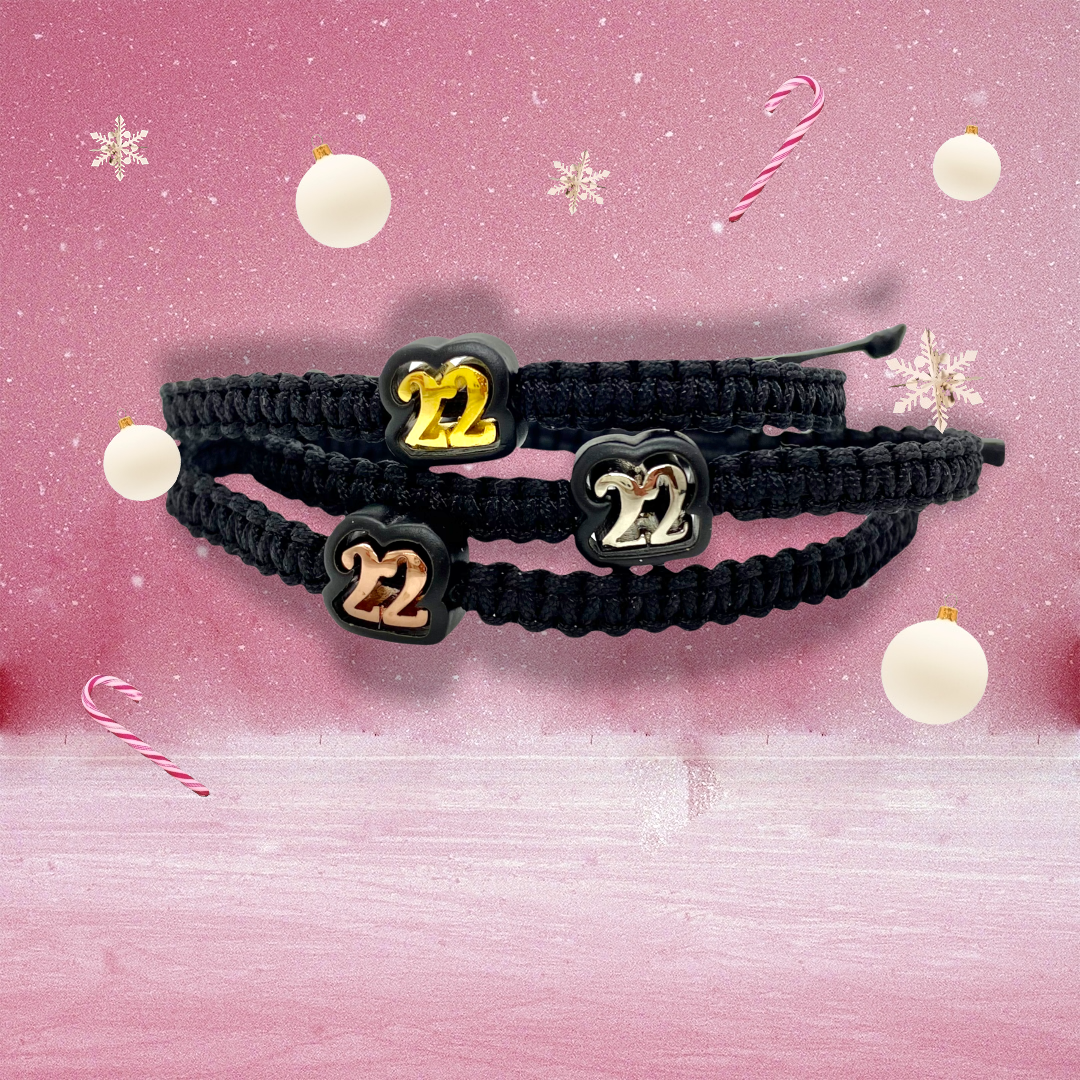 Minimal 2022 macramé bracelets — Melina Fachidis (3)