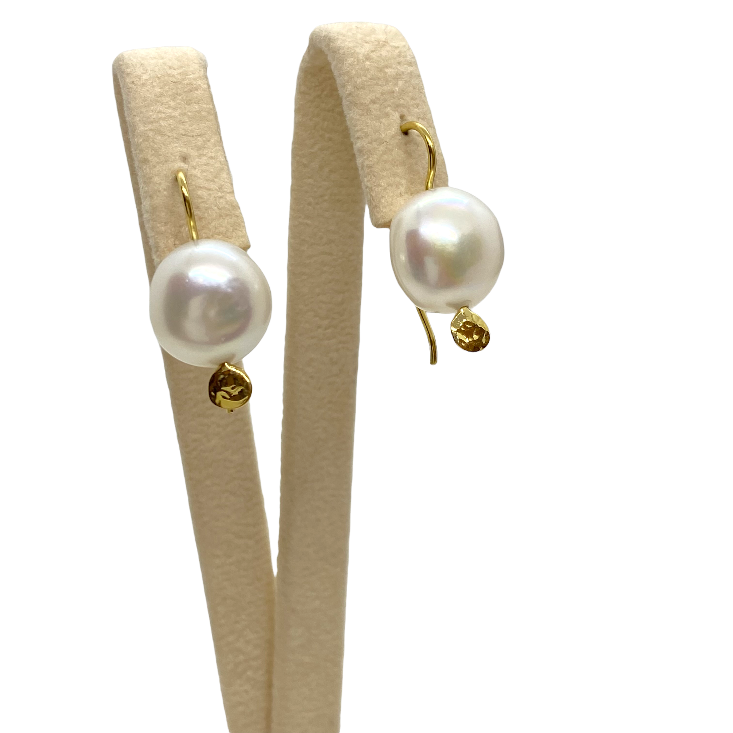 Pearl earrings on a gold wire — Melina Fachidis (6)