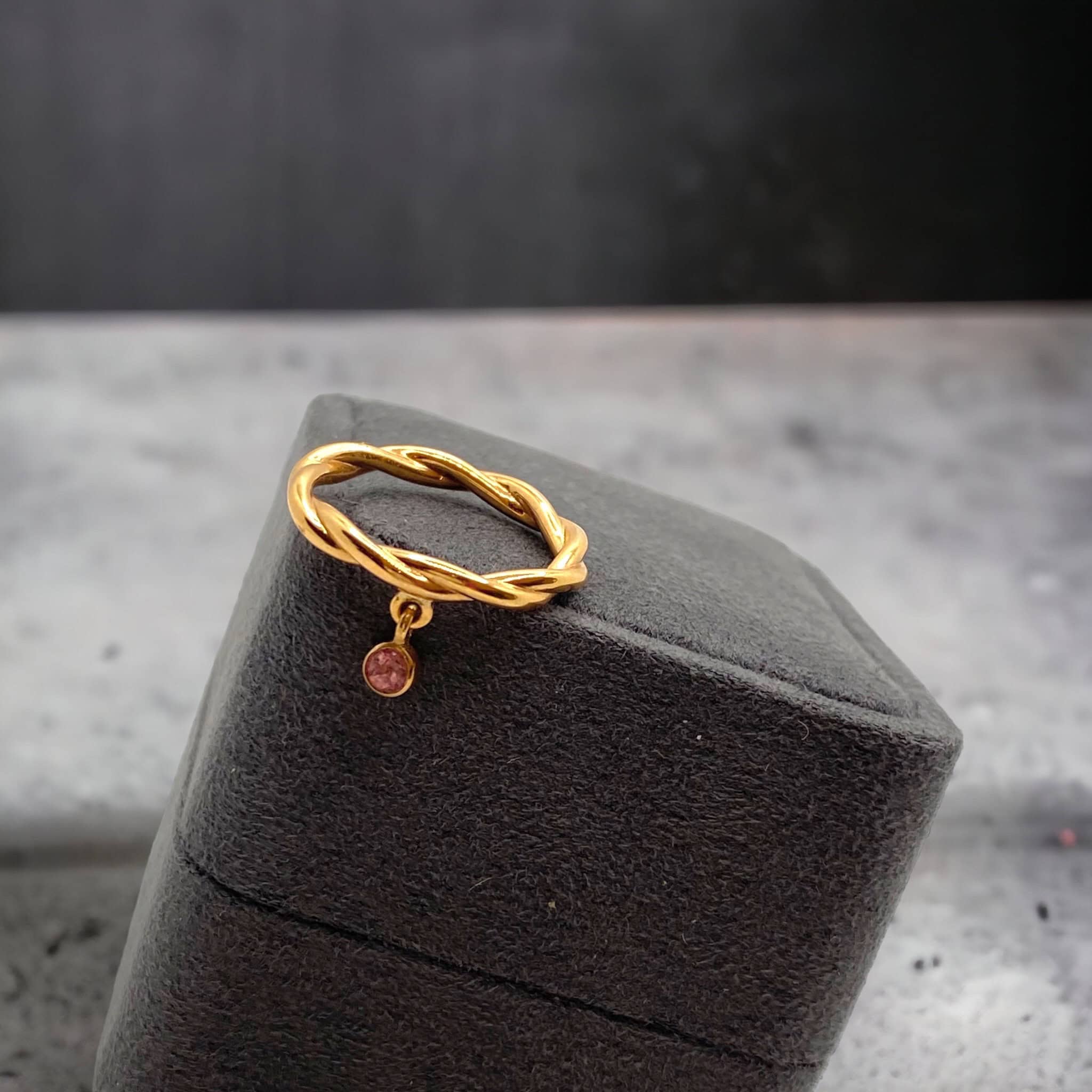 Rose gold twisted ring with one tourmaline — Melina Fachidis (4)