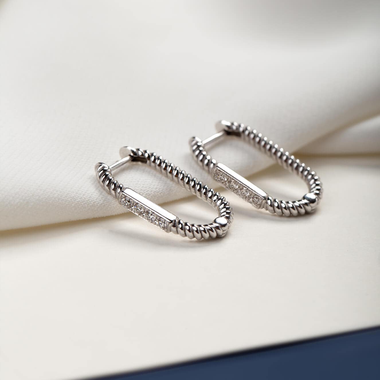 Twisted hoops with diamonds — Melina Fachidis (2)