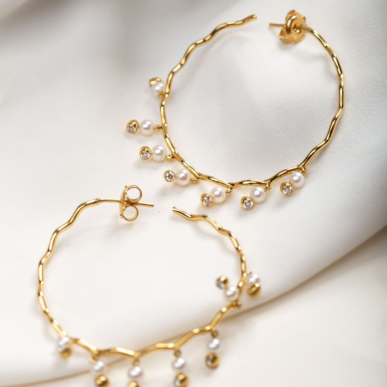 Wavy hoops with dangling pearls and diamonds — Melina Fachidis (2)